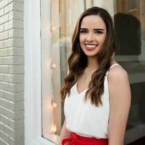 Meet your Posher, Mckenzy